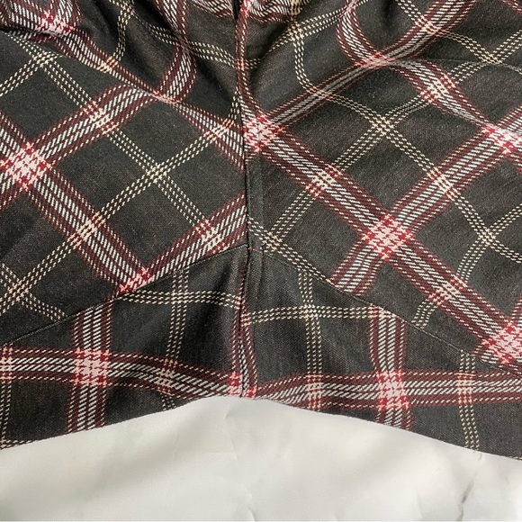 Torrid Plaid cropped pant 26 - Picture 10 of 11